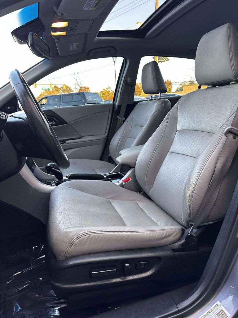 Photo 9 of this HONDA ACCORD