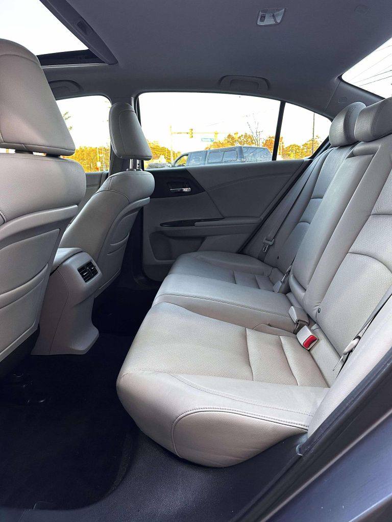 Photo 10 of this HONDA ACCORD