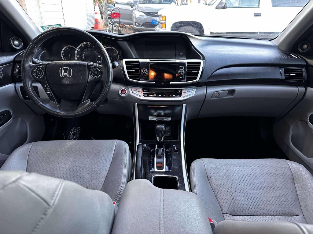 Photo 11 of this HONDA ACCORD