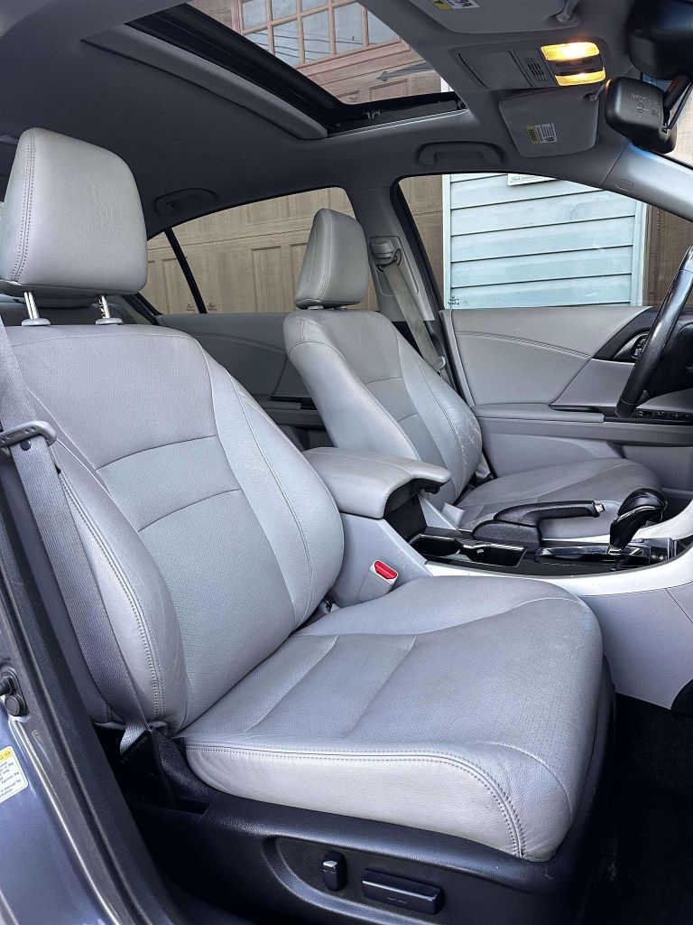 Photo 13 of this HONDA ACCORD