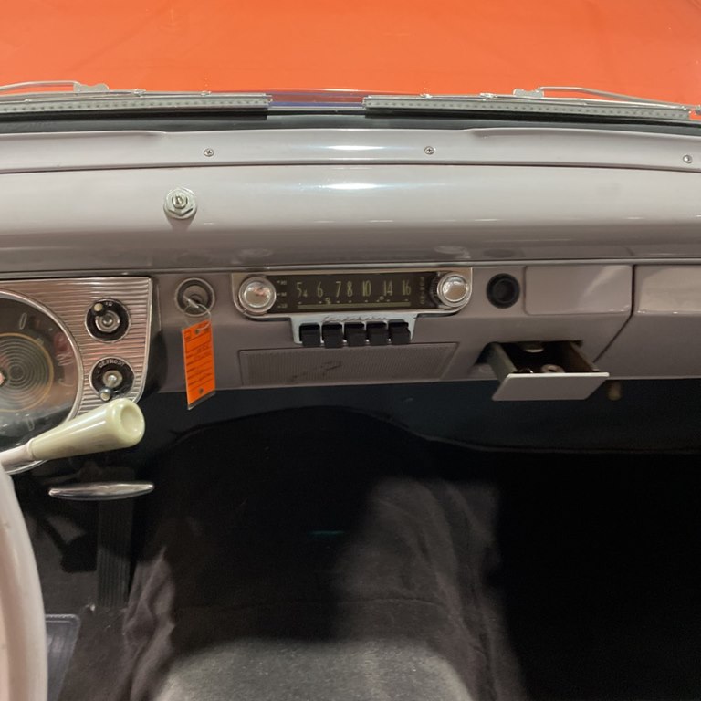 Photo 10 of this STUDEBAKER COMMANDER