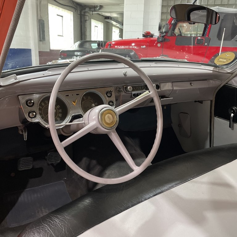 Photo 9 of this STUDEBAKER COMMANDER