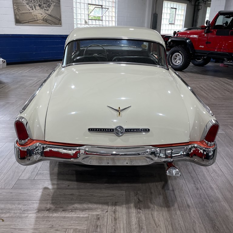 Photo 4 of this STUDEBAKER COMMANDER