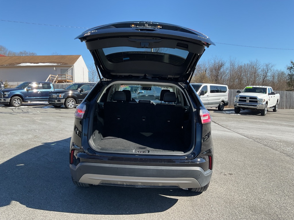 Photo 7 of this FORD EDGE