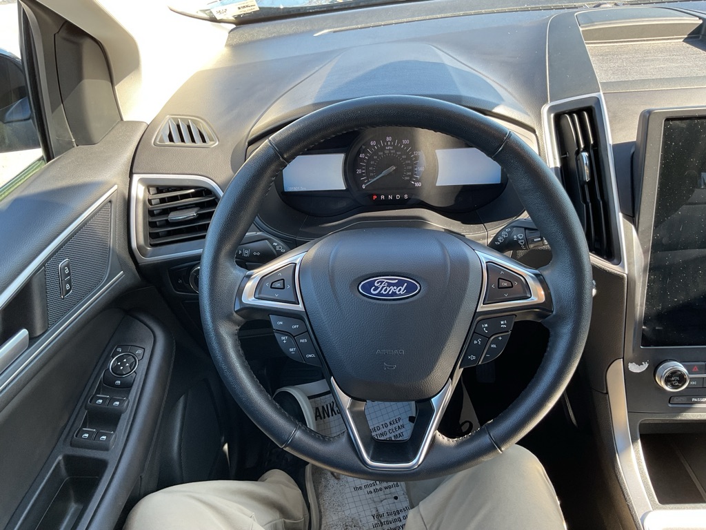 Photo 27 of this FORD EDGE