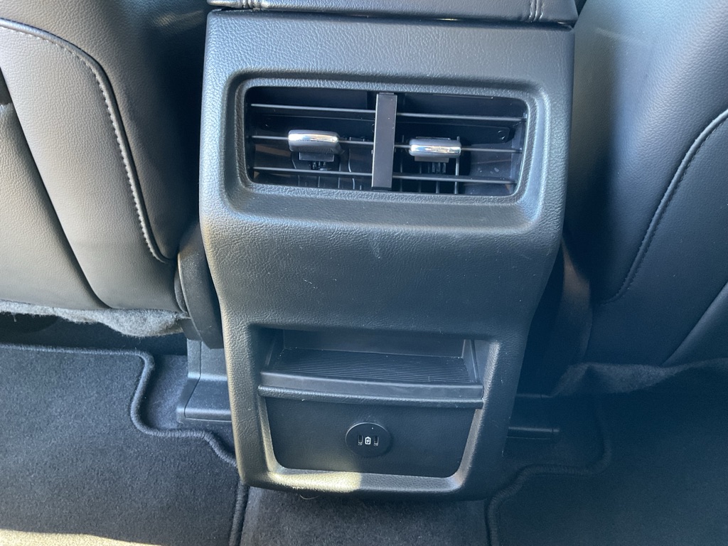 Photo 40 of this FORD EDGE