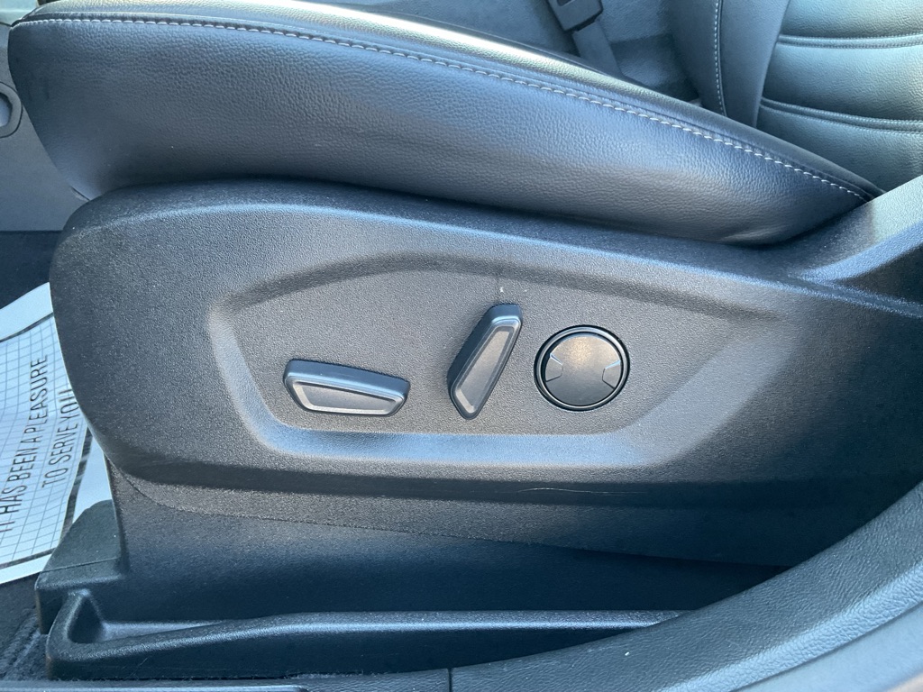Photo 23 of this FORD EDGE