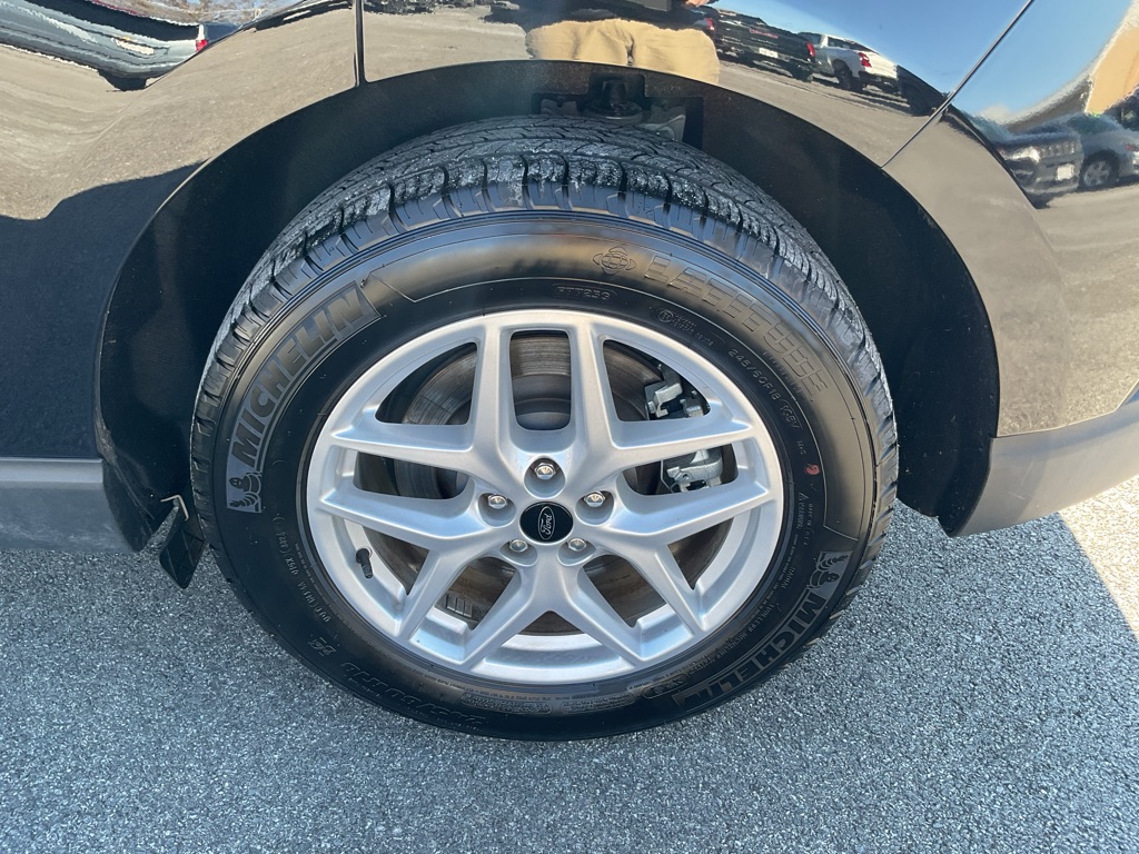 Photo 18 of this FORD EDGE