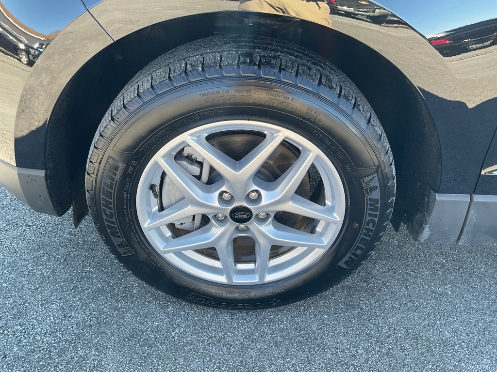 Photo 17 of this FORD EDGE