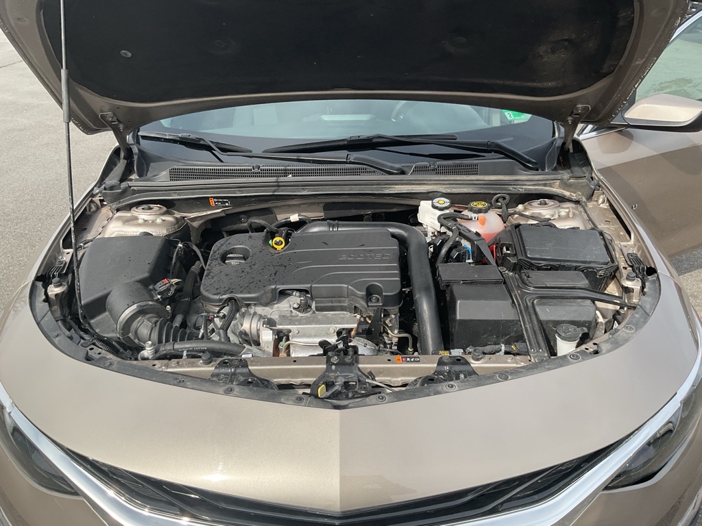 Photo 16 of this CHEVROLET MALIBU