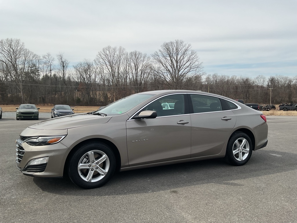 Photo 2 of this CHEVROLET MALIBU