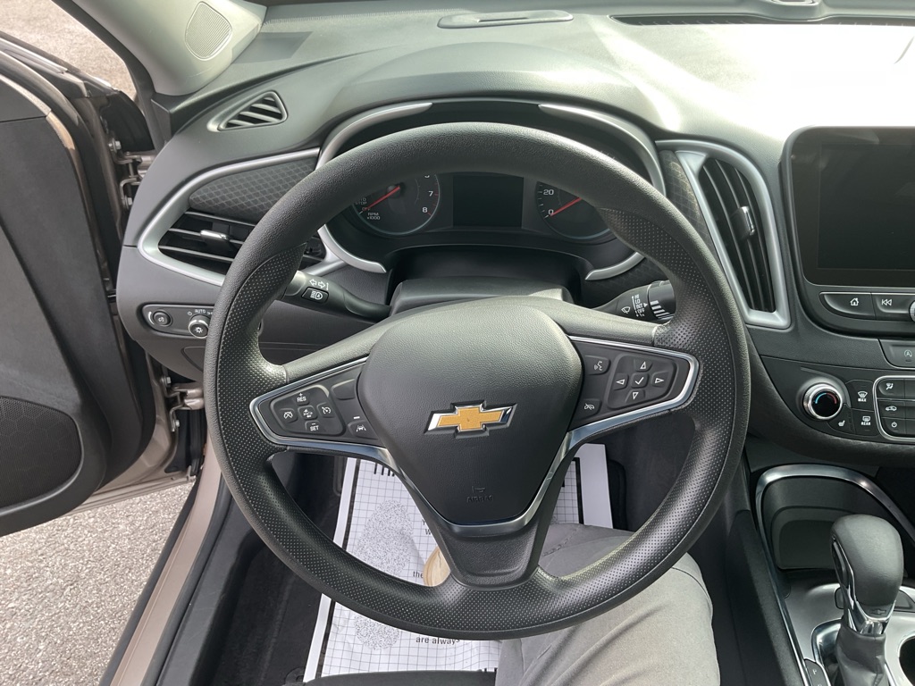 Photo 28 of this CHEVROLET MALIBU