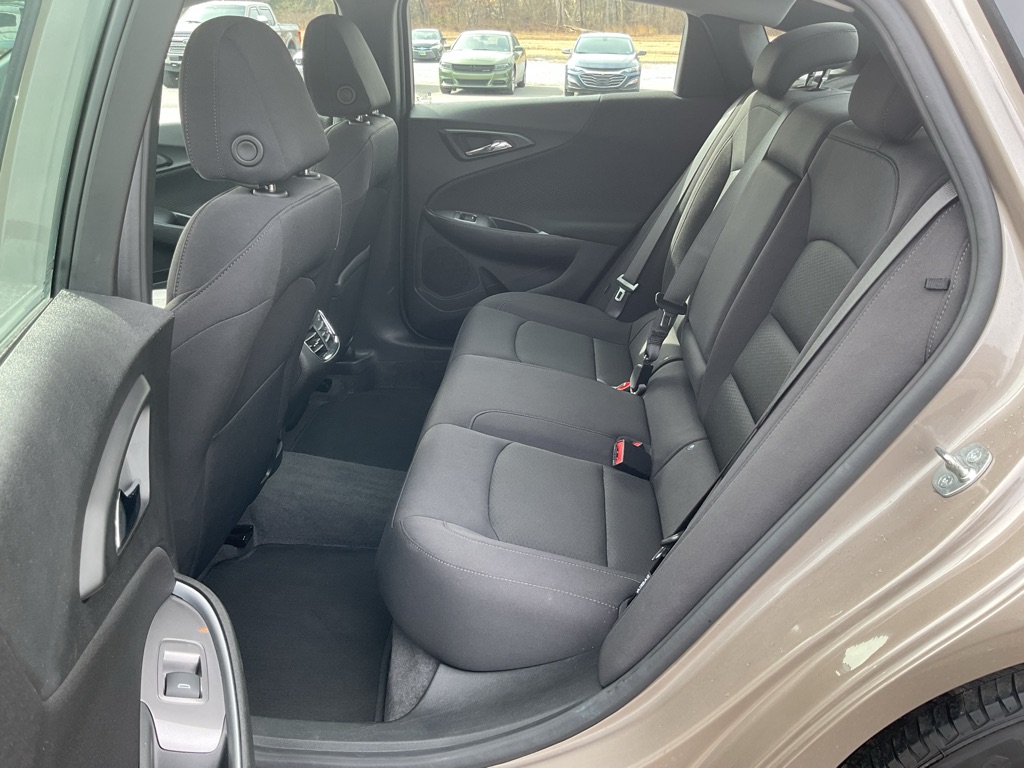 Photo 45 of this CHEVROLET MALIBU