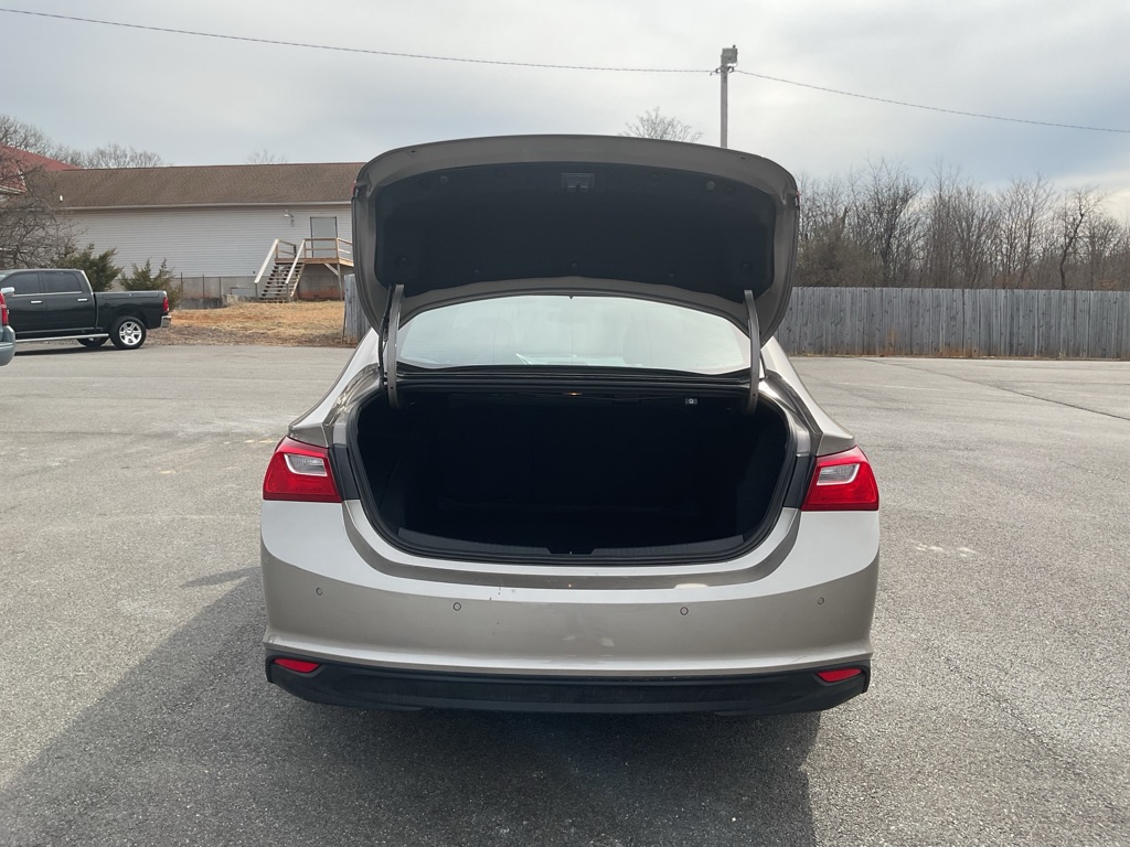 Photo 8 of this CHEVROLET MALIBU