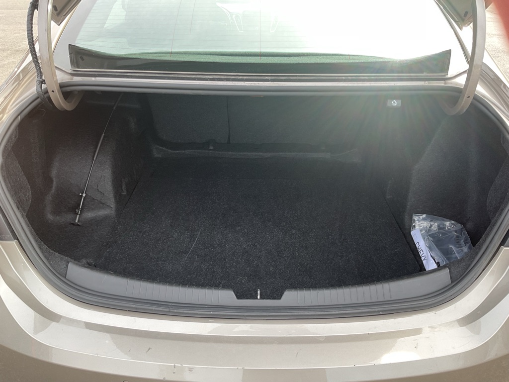 Photo 9 of this CHEVROLET MALIBU