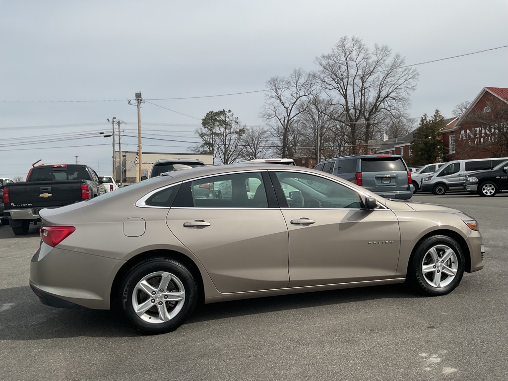 Photo 11 of this CHEVROLET MALIBU