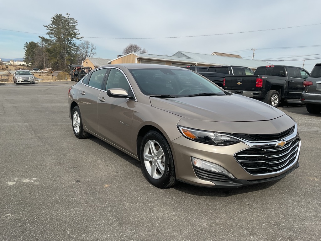 Photo 14 of this CHEVROLET MALIBU