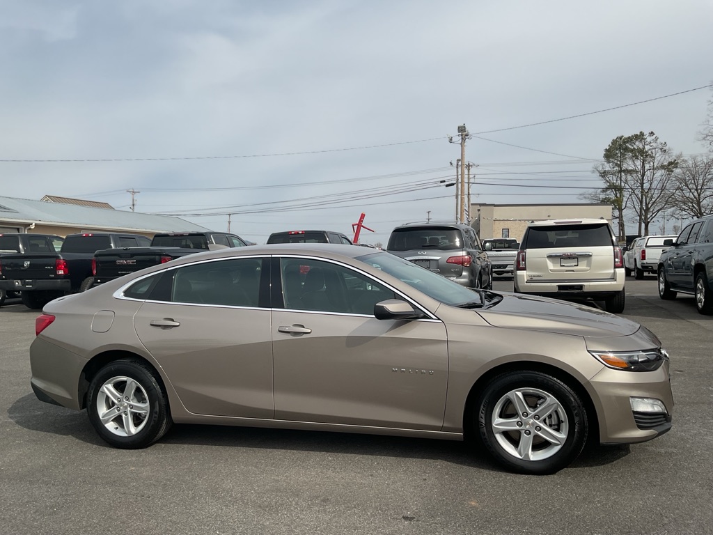 Photo 13 of this CHEVROLET MALIBU