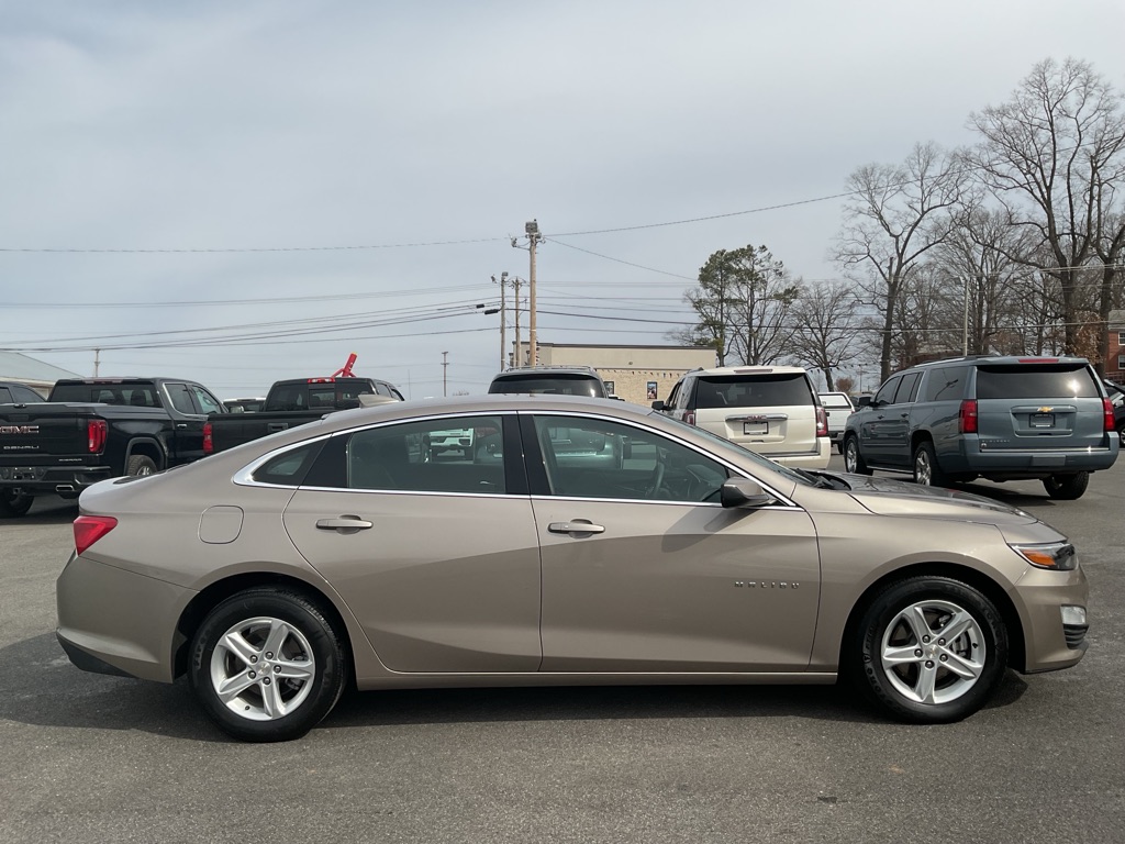 Photo 12 of this CHEVROLET MALIBU