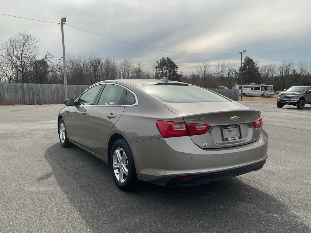 Photo 5 of this CHEVROLET MALIBU