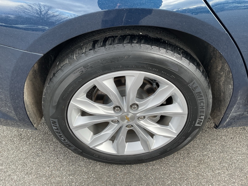 Photo 21 of this CHEVROLET MALIBU