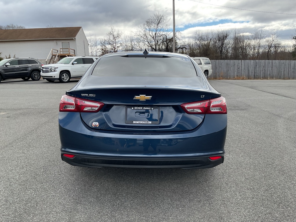 Photo 6 of this CHEVROLET MALIBU