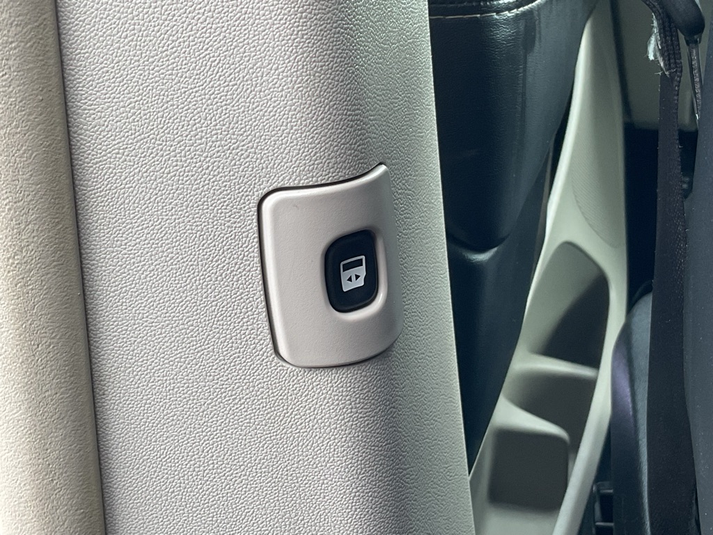 Photo 46 of this CHRYSLER TOWN & COUNTRY