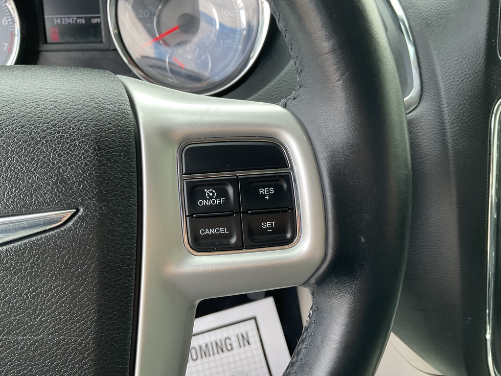 Photo 28 of this CHRYSLER TOWN & COUNTRY