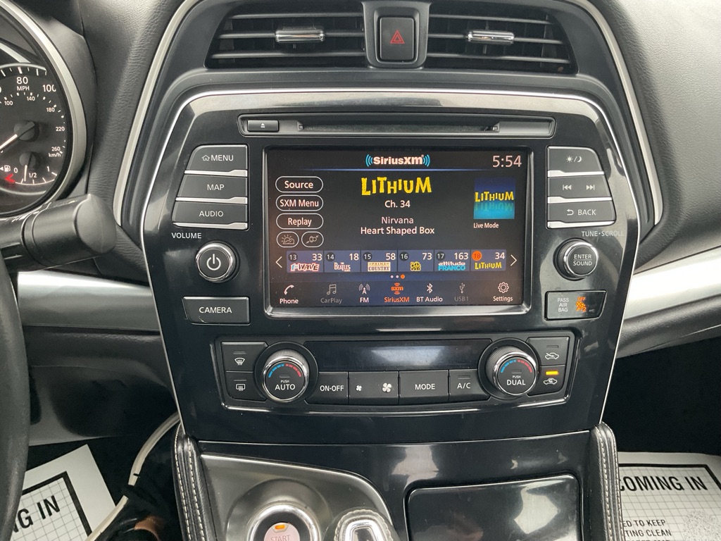Photo 34 of this NISSAN MAXIMA