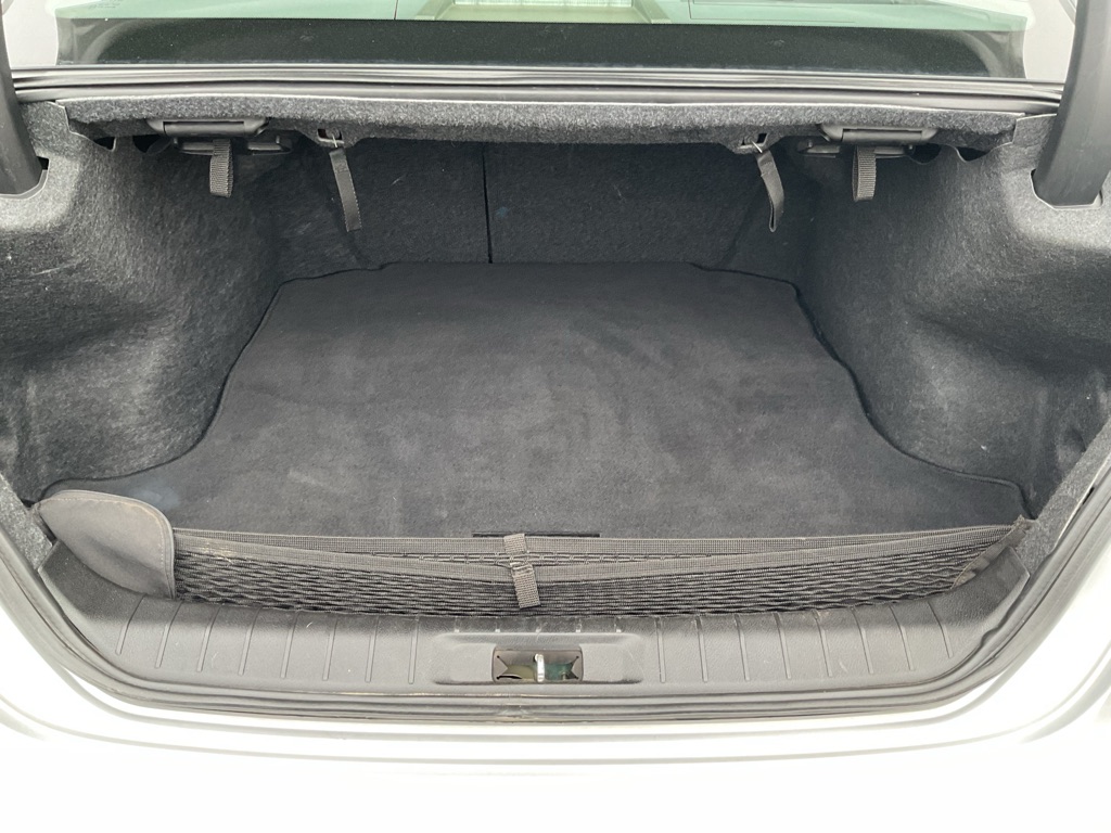 Photo 9 of this NISSAN MAXIMA