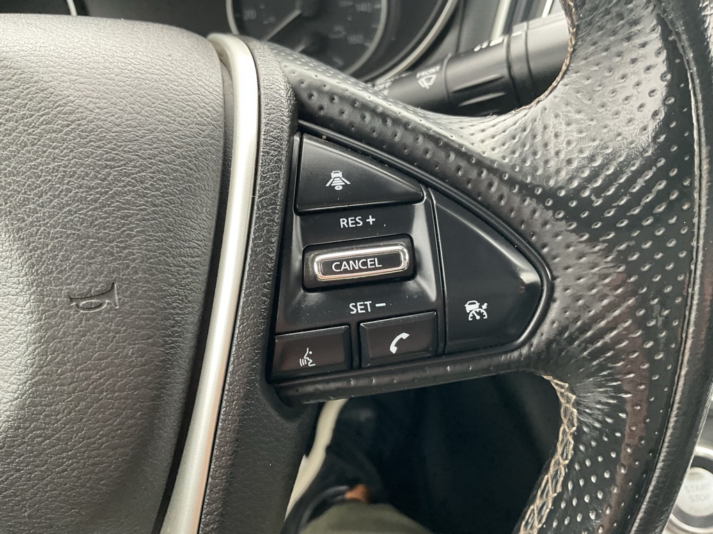 Photo 31 of this NISSAN MAXIMA