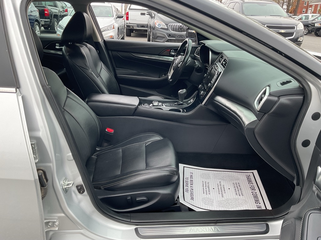 Photo 50 of this NISSAN MAXIMA