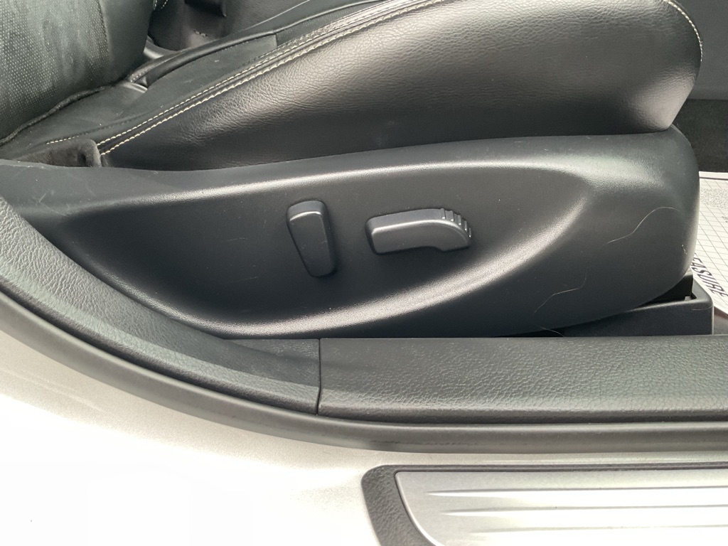 Photo 51 of this NISSAN MAXIMA