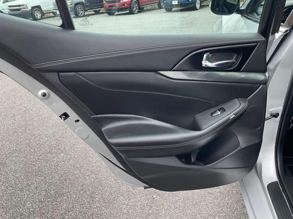 Photo 45 of this NISSAN MAXIMA
