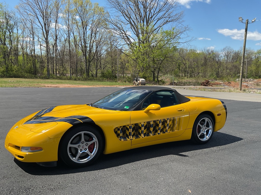 Photo 2 of this CHEVROLET CORVETTE