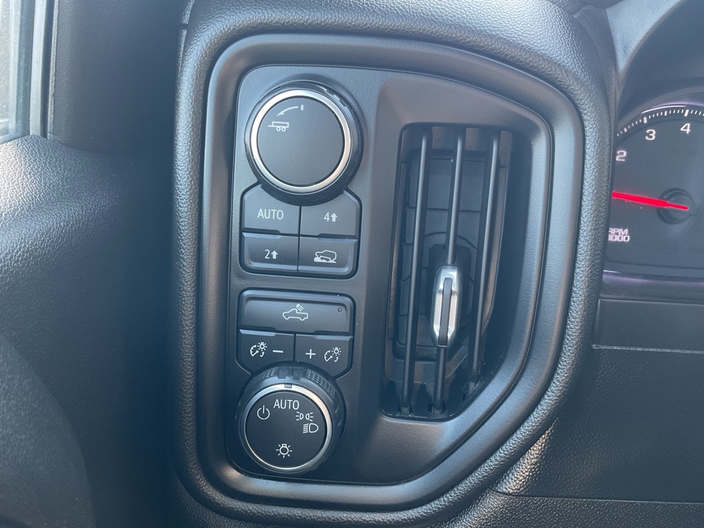 Photo 27 of this CHEVROLET SILVERADO 1500