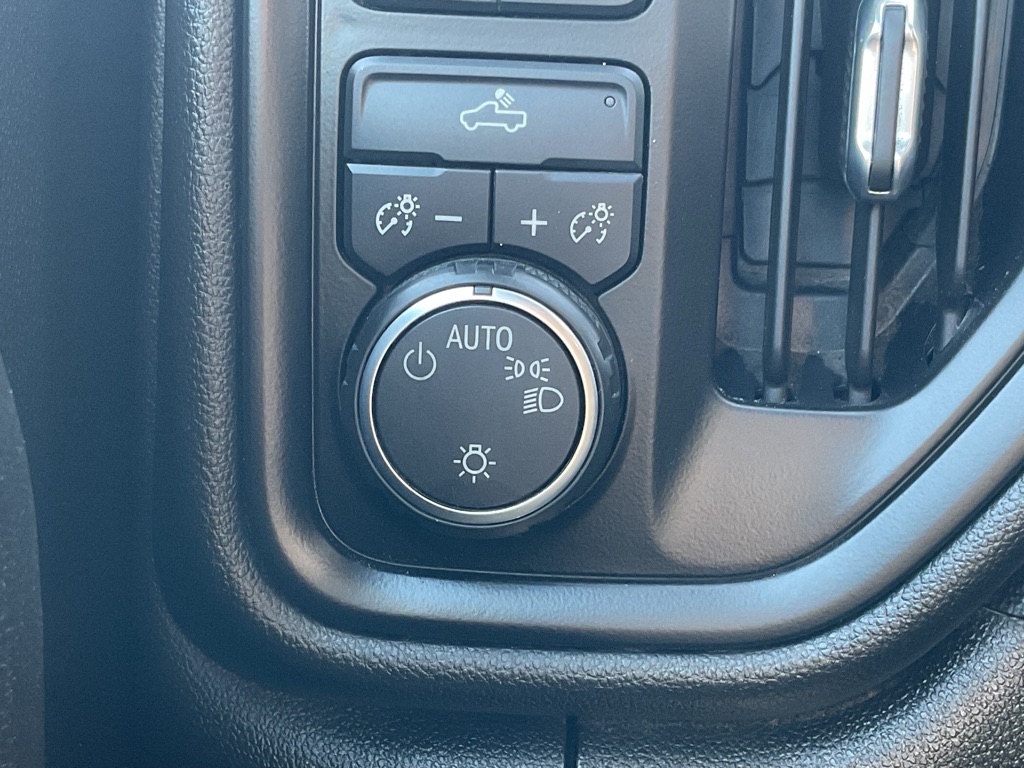 Photo 26 of this CHEVROLET SILVERADO 1500