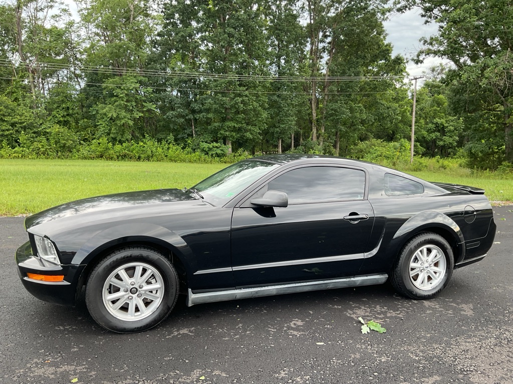 Photo 2 of this FORD MUSTANG