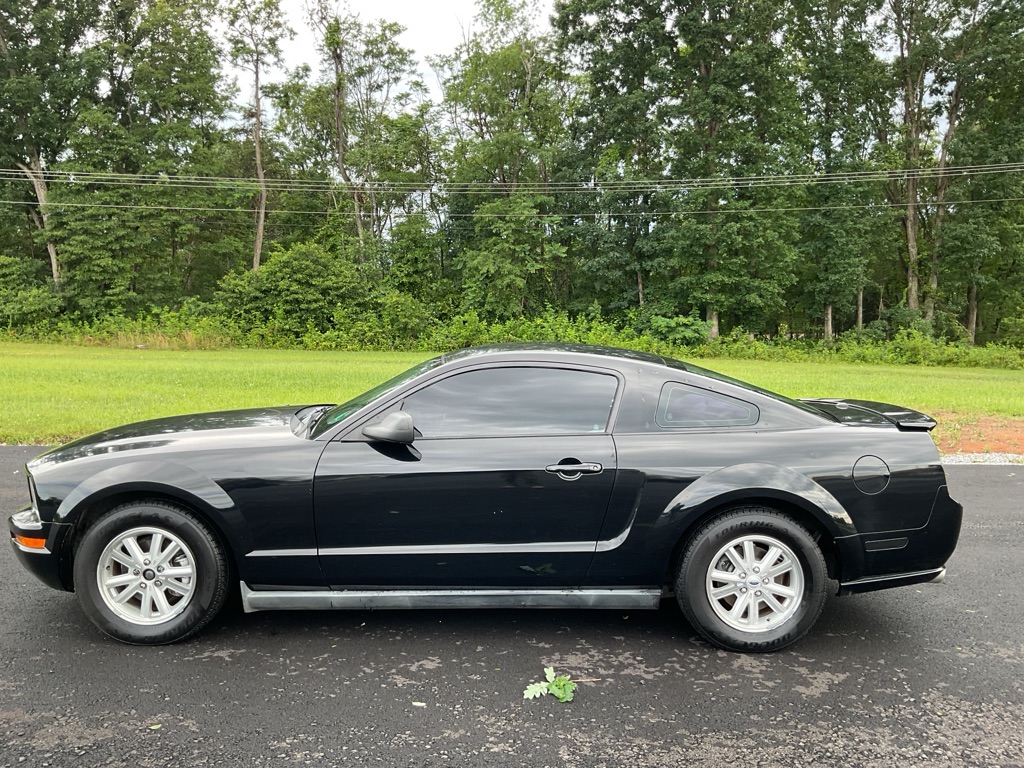 Photo 3 of this FORD MUSTANG