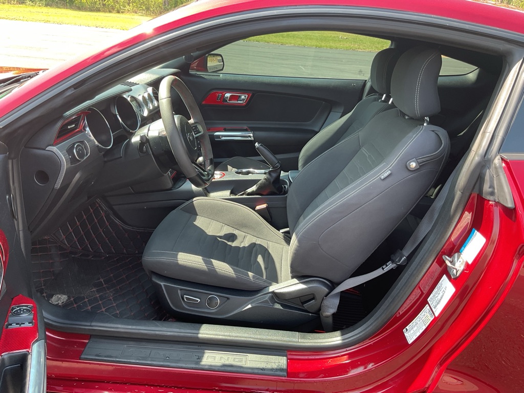 Photo 26 of this FORD MUSTANG