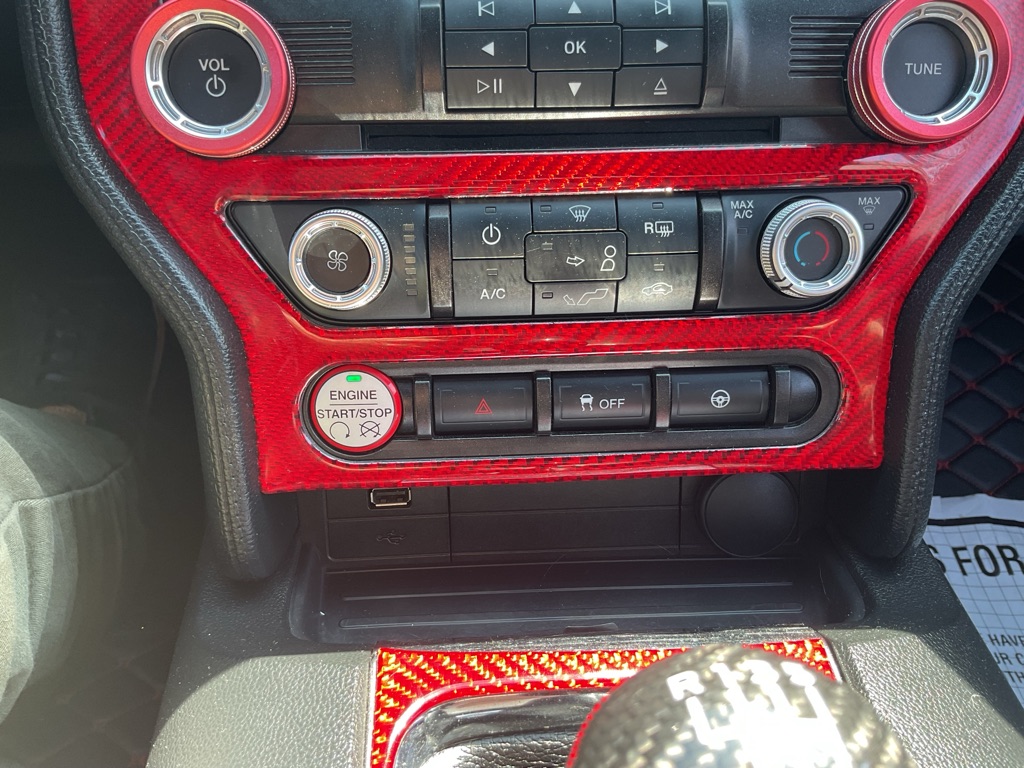 Photo 34 of this FORD MUSTANG