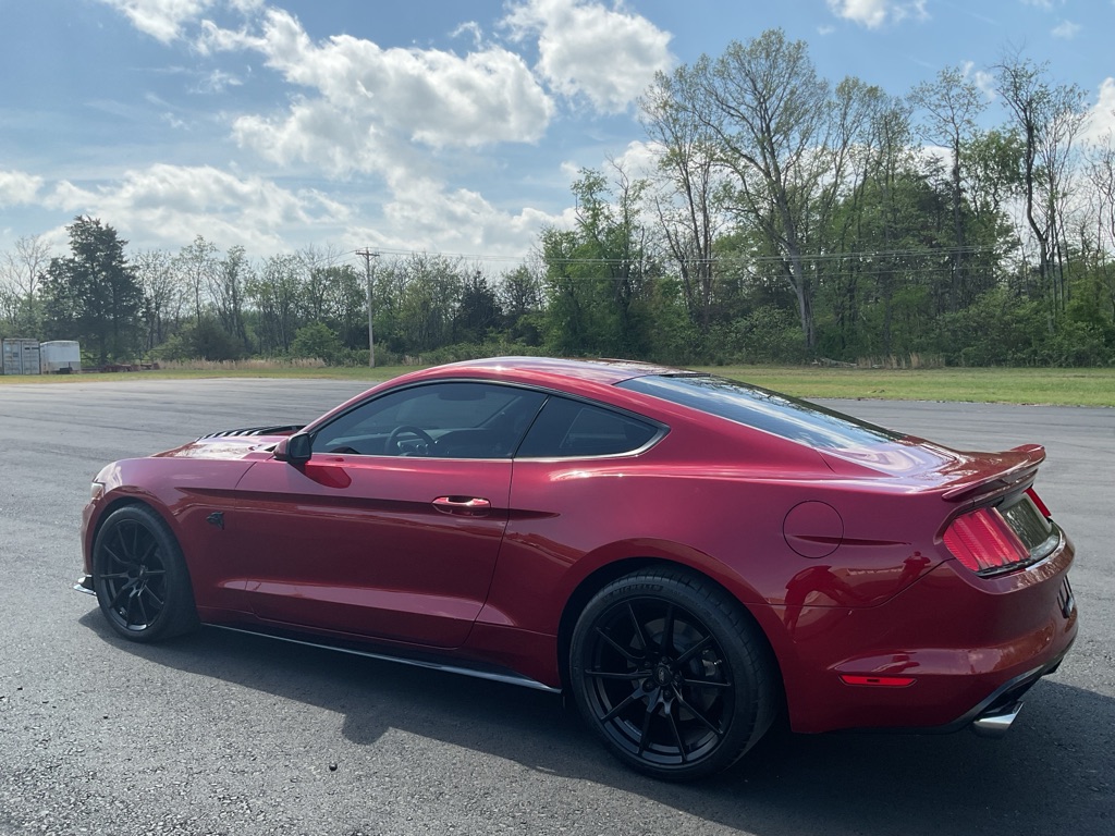 Photo 4 of this FORD MUSTANG
