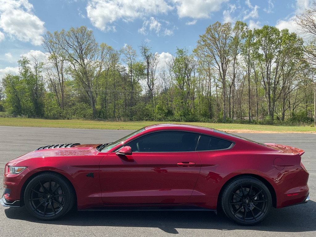 Photo 3 of this FORD MUSTANG