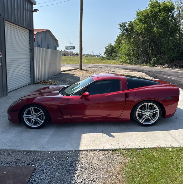 Photo 2 of this CHEVROLET CORVETTE