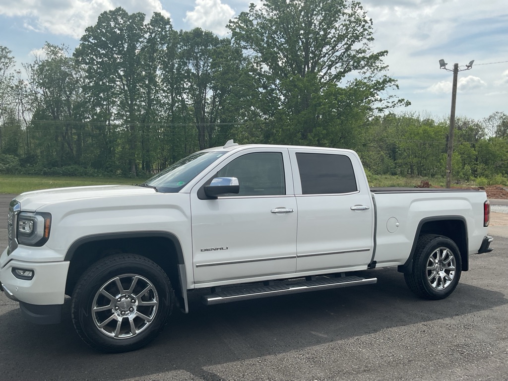 Photo 2 of this GMC SIERRA