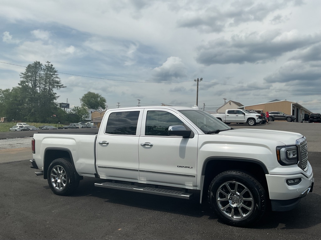 Photo 12 of this GMC SIERRA