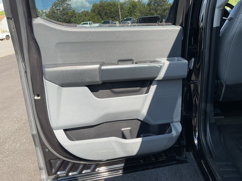 Photo 41 of this FORD F150