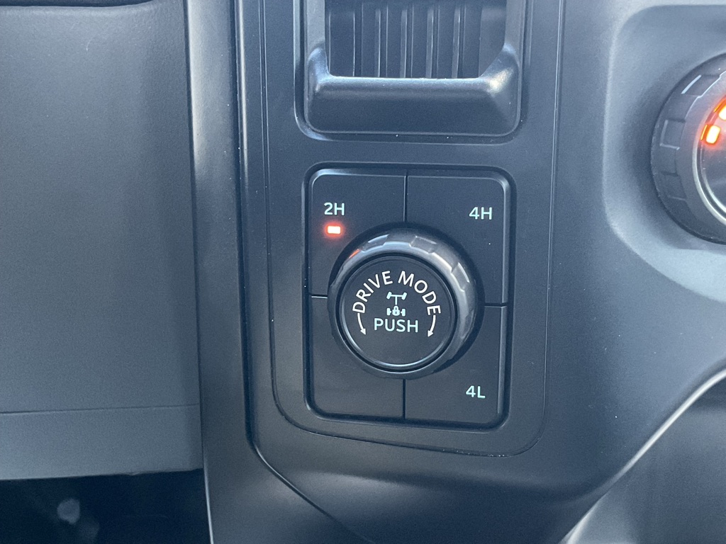Photo 32 of this FORD F150