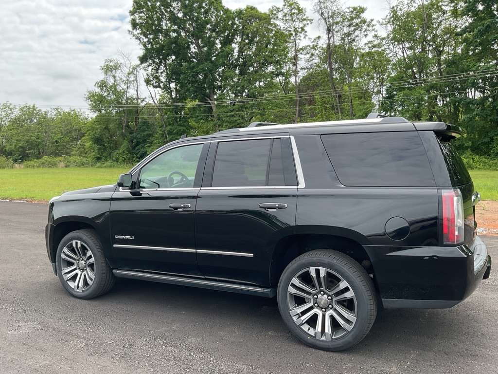 Photo 4 of this GMC YUKON