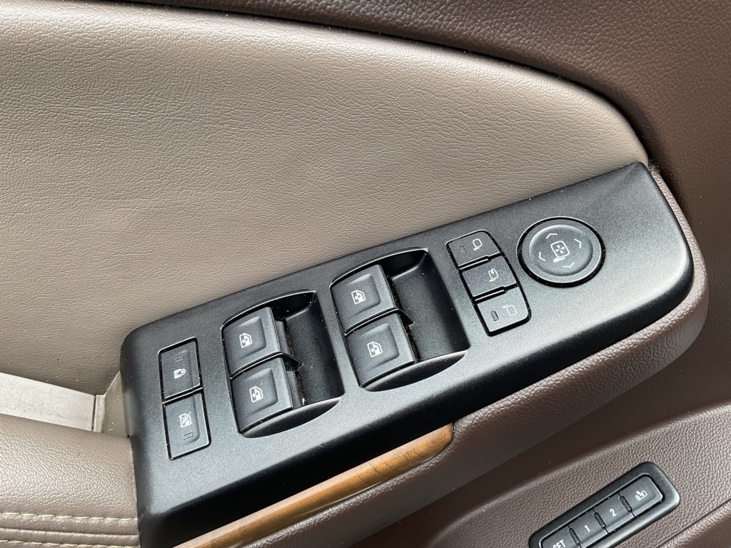Photo 25 of this GMC YUKON